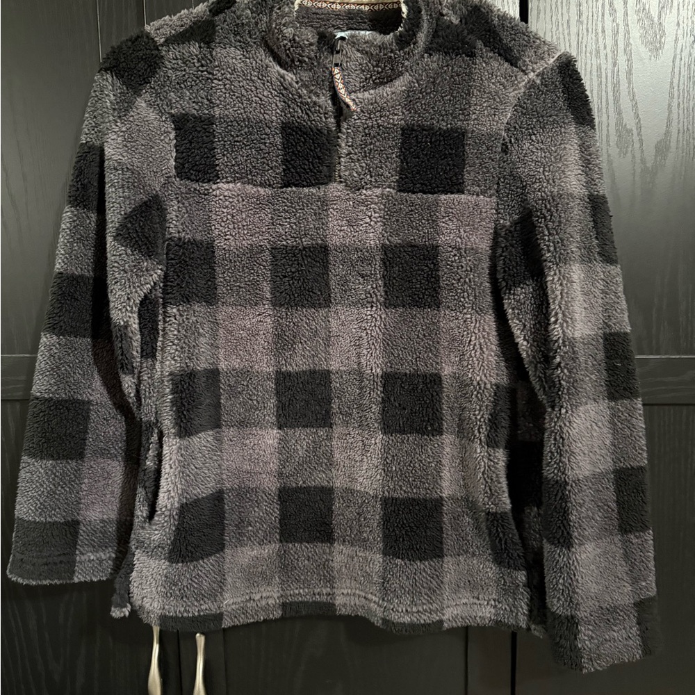 Classic club fleece pullovers with pockets